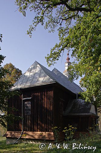Górzanka, Cerkiew pw. Męczennicy Paraskewi z 1838 roku, odnowiona w 1912 roku, drewniana trójdzielna unicka cerkiew konstrukcji zrębowej fundacji Piotra Glajzera, dziedzica wsi, Bieszczady