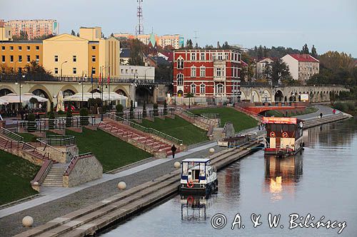 Gorzów Wielkopolski, bulwar nadrzeczny, północny brzeg Warty, panorama miasta