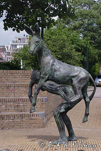 Gouda, rzeźba w mieście, mężczyzna z osłem, Holandia