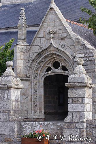 kościół w wiosce Goulien na półwyspie Finistere, Bretania, Francja,