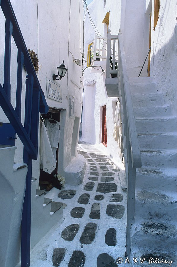 Grecja wyspa Mykonos Cyklady, uliczka, schody Mykonos, Cyclades, Greece