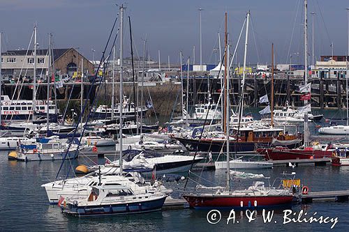 s/y Safran, Trismus 37, w marinie w St. Peter Port na wyspie Guernsey, Channel Islands, Anglia, Wyspy Normandzkie, Kanał La Manche