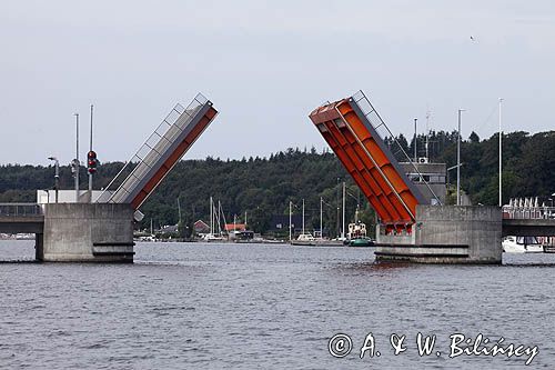 Zwodzony most w Hadsund, Mariager Fjord, Jutlandia, Dania
