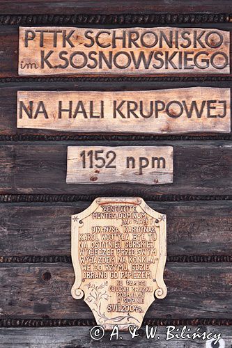 Hala Krupowa - tablica na schronisku. fot A i W Bilińscy