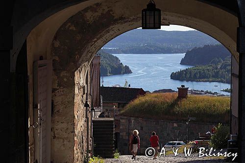 Widok na port fjord w Halden z fortu - Twierdzy Fredriksten, Południowa Norwegia