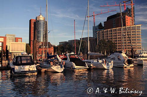 Hamburg, rzeka Łaba, City Sport Hafen, Niemcy