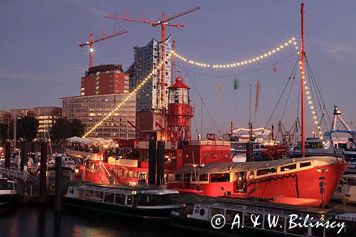 Hamburg, rzeka Łaba, City Sport Hafen, latarniowiec, Niemcy