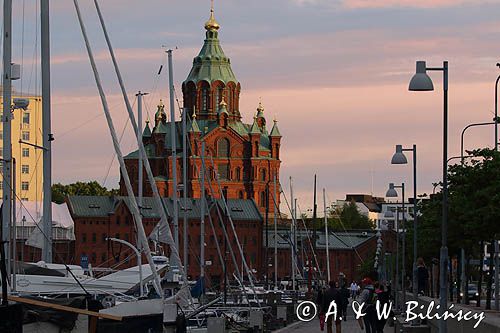 Helsinki, nabrzeże, port i cerkiew Uspenska, Finlandia