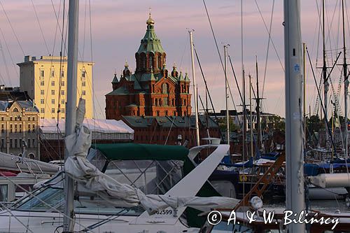 Helsinki, nabrzeże, port i cerkiew Uspenska, Finlandia