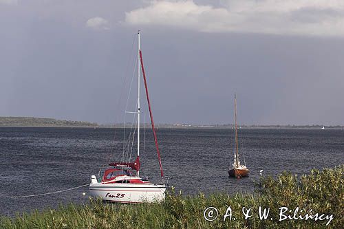 na kotwicy w Vitte na wyspie Hiddensee, Mecklenburg-Vorpommern, Niemcy