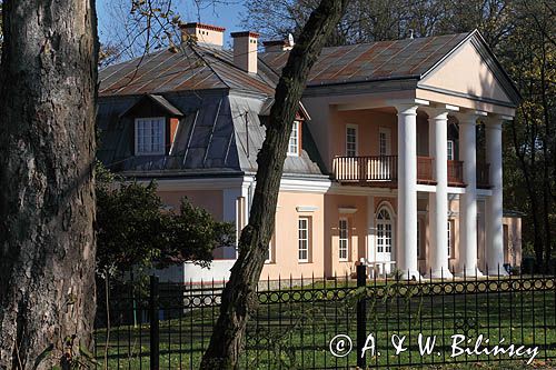 Jabłonka, dwór klasycystyczny z XVIII-XIX w powiat Brzozów, Pogórze Dynowskie