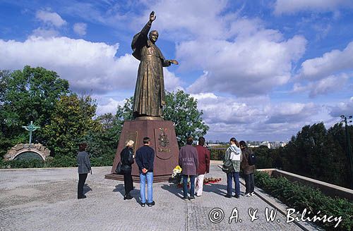 Częstochowa, sanktuarium Jasnogórskie, pomnik Jana Pawła II