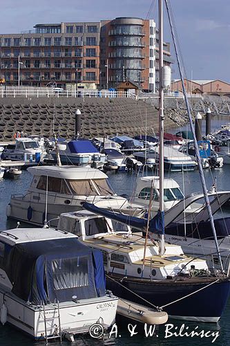 port jachtowy w St. Helier, wyspa Jersey, Channel Islands, Wyspy Normandzkie
