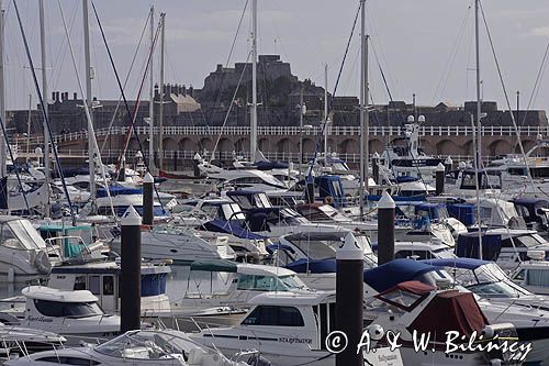 port jachtowy Albert Harbour w St. Helier, wyspa Jersey, Channel Islands, Wyspy Normandzkie