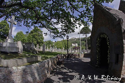 St. Brelade's Church i cmentarz, wyspa Jersey, Channel Islands, Anglia, Wyspy Normandzkie, Kanał La Manche