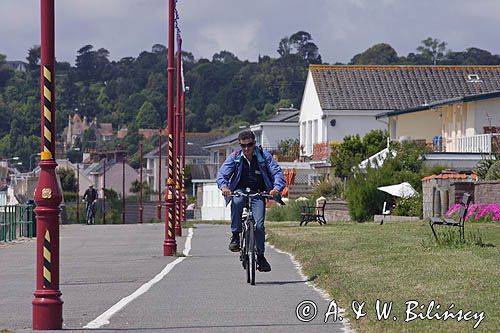 ścieżka rowerowa wzdłuż St. Aubin's Bay, wyspa Jersey, Channel Islands, Anglia, Wyspy Normandzkie, Kanał La Manche