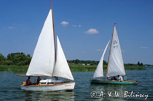 żaglówki na jeziorze Niegocin Mazury