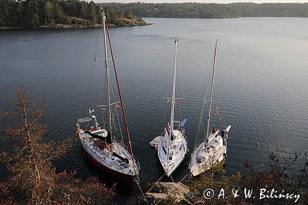 Wyspa Karo, kotwiczenie i cumowanie w szkierach, Szwecja