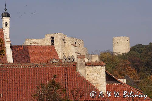 Kazimierz Dolny nad Wisłą, dachy, kościół Farny, zamek i baszta