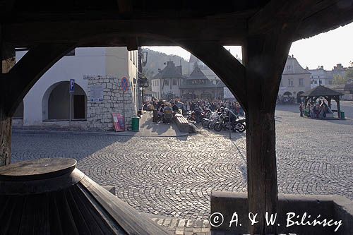 Kazimierz Dolny nad Wisłą, Rynek, studnia