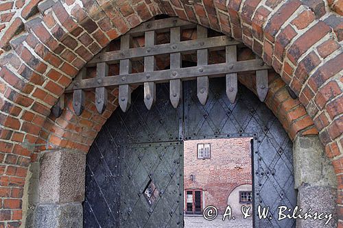 Kętrzyn, brama zamkowa