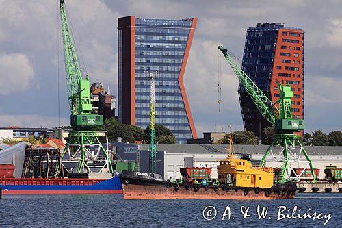 nowoczesne budynki 'K i D' K centrum i port Kłajpeda, Litwa K and D 'K center' buildings, harbour, Klajpeda, Lithuania