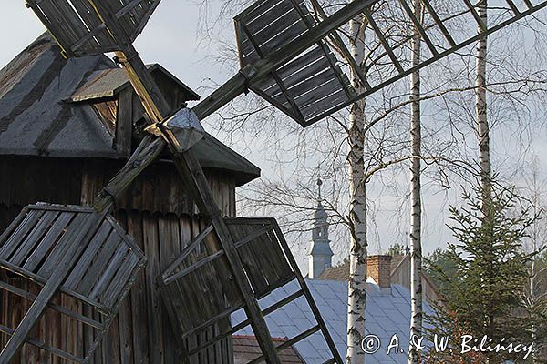 Kolbuszowa, park etnograficzny Muzeum Kultury Ludowej, wiatrak koźlak