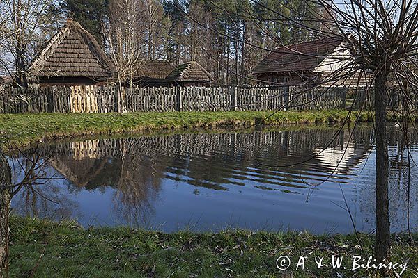 Kolbuszowa, park etnograficzny Muzeum Kultury Ludowej,zagroda z Jeziórka