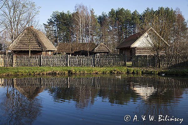 Kolbuszowa, park etnograficzny Muzeum Kultury Ludowej,zagroda z Jeziórka