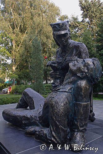 Kołobrzeg, pomnik Sanitariuszki