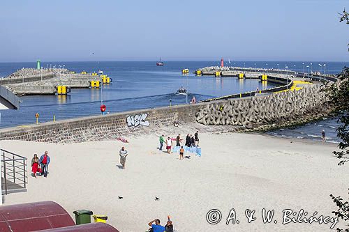 Port Kołobrzeg, główki portu i plaża