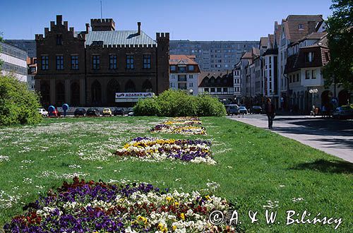 Kołobrzeg, ratusz, skwer