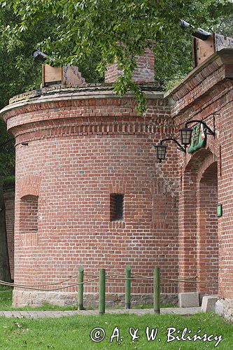 Reduta Bagienna - MORAST - twierdza Kołobrzeg tawerna w porcie jachtowym