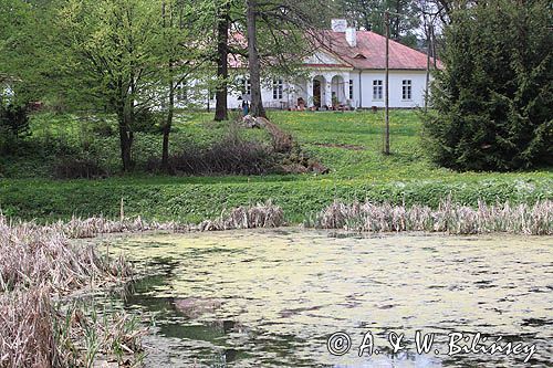 Końskie, klasycystyczny dwór i park podworski, Pogórze Dynowskie