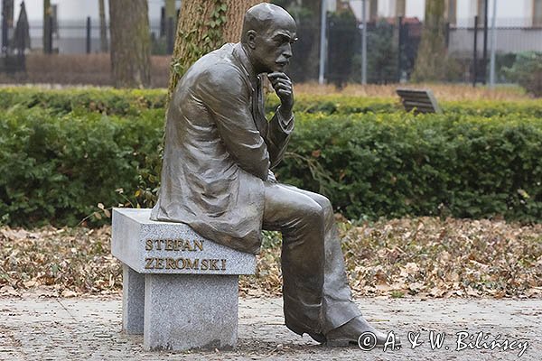 Konstancin Jeziorna, ławeczka Żeromskiego, park zdrojowy