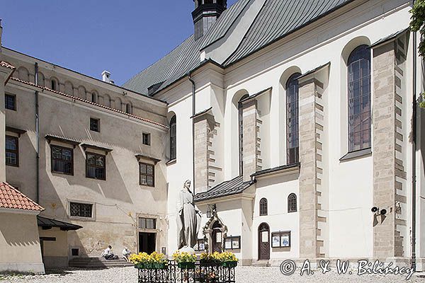 Kraków, Kościół św. Augustyna i św. Jana Chrzciciela i przylegający do niego Klasztor Sióstr Norbertanek na Zwierzyńcu przy ulicy Kościuszki 88
