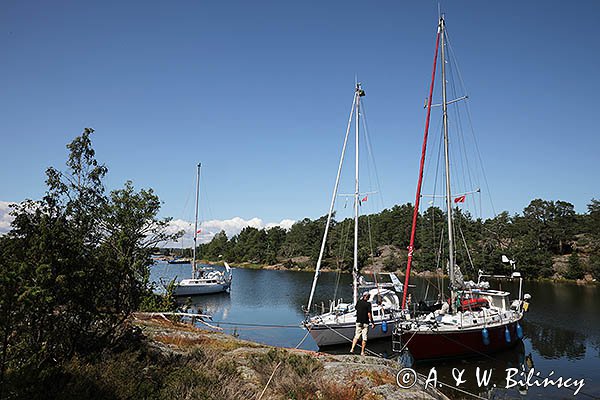 Wyspa Kroko, kotwiczenie i cumowanie w szkierach, Szwecja