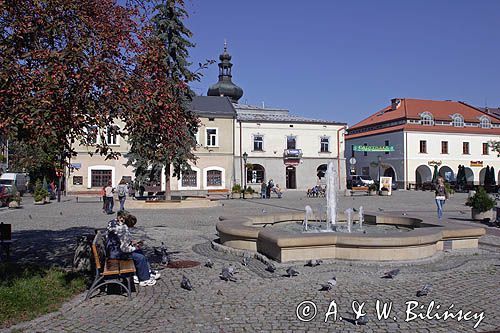 Krosno rynek i fontanna na rynku