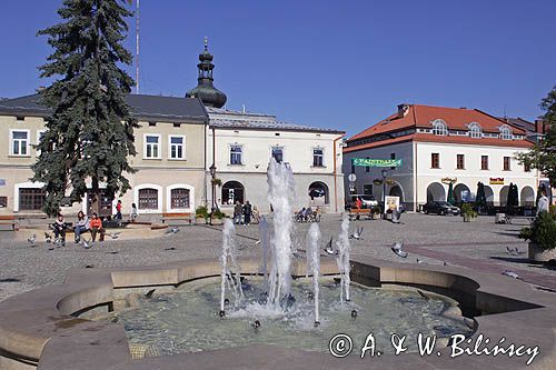 Krosno rynek i fontanna na rynku