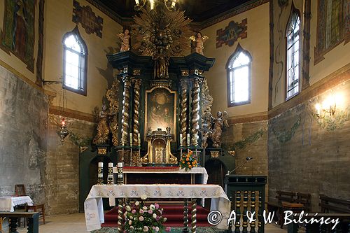 Krużlowa Wyżnia zabytkowy późnogotycki kościół z 1520 roku powiat Nowy Sącz