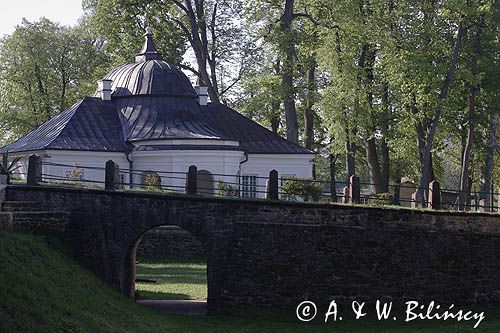 Kurozwęki, zespół pałacowy Kurozwęki