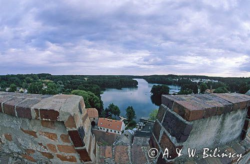 Zamek w Łagowie i jezioro łagowskie