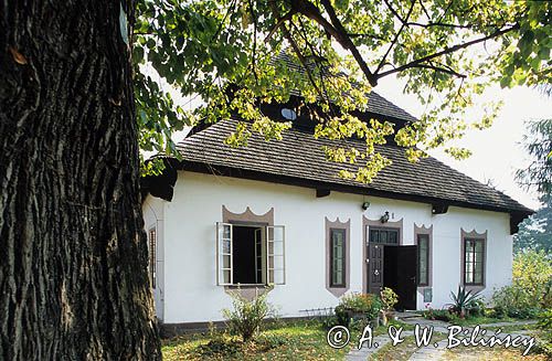 Laskowa, zabytkowy dwór, Beskid Wyspowy, Polska