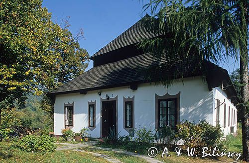 Laskowa, zabytkowy dwór, Beskid Wyspowy, Polska