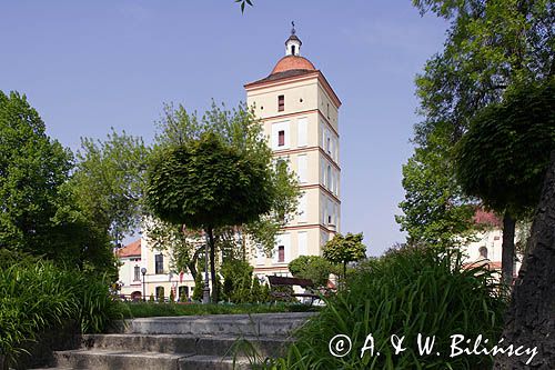 Leżajsk, Wieża Farna przy kościele rzymskokatolickim Świętej Trójcy - Farze