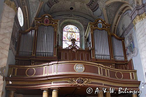 Leżajsk, koścół rzymskokatolicki Świętej Trójcy - Fara, wnętrze, organy