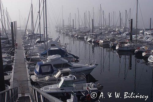 port jachtowy w Lezardrieux, na rzece Trieux, Bretania, Francja