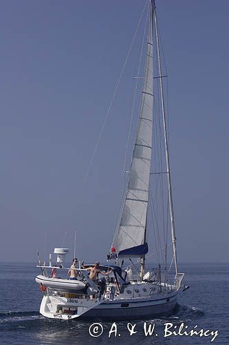 jacht typu Ovnie, s/y Liberte w cieśninie The Swinge, Atlantyk