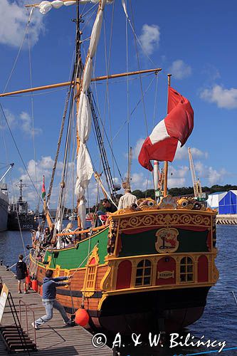 statek wycieczkowy w porcie Liepaja, Łotwa tourist ship in Liepaja harbour, Latvia