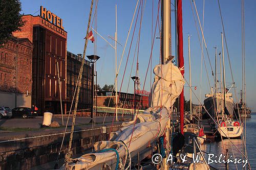 nabrzeże dla jachtów w porcie Liepaja, Łotwa Liepaja harbour, Latvia